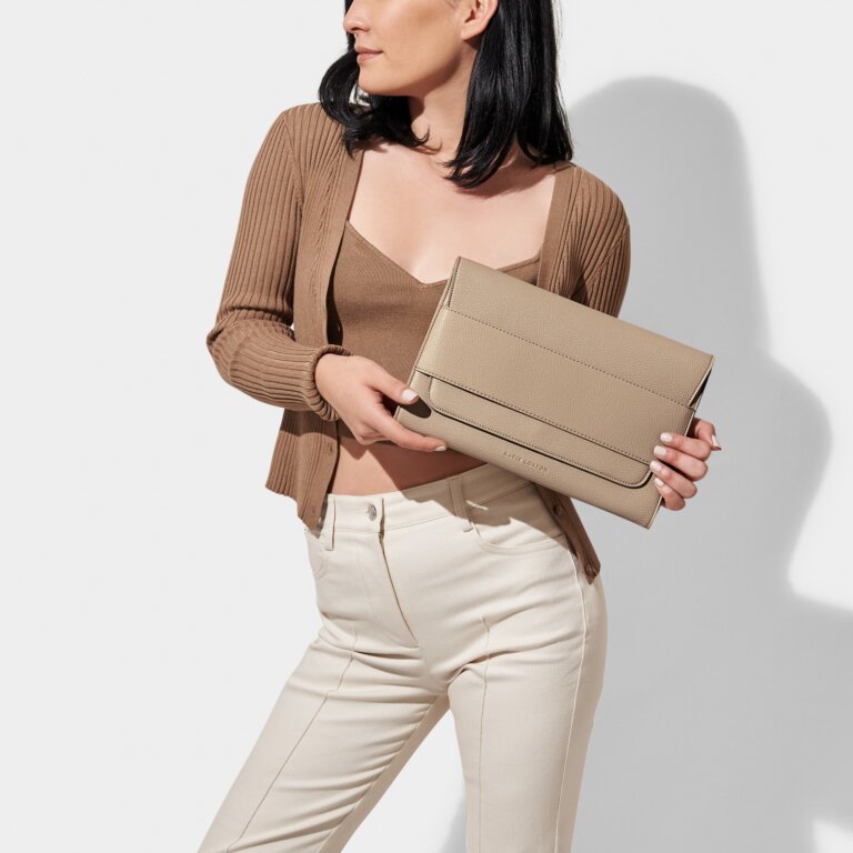 Lila Clutch in Light Taupe