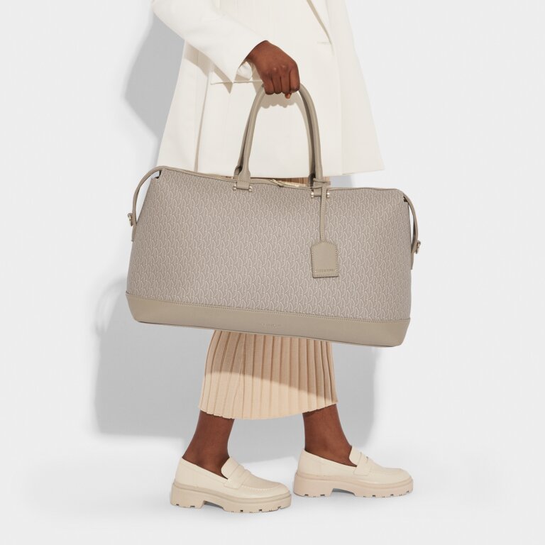 Signature Weekend Bag in Taupe