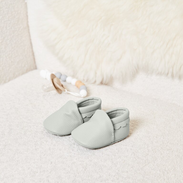 Baby Shoes in Pale Gray