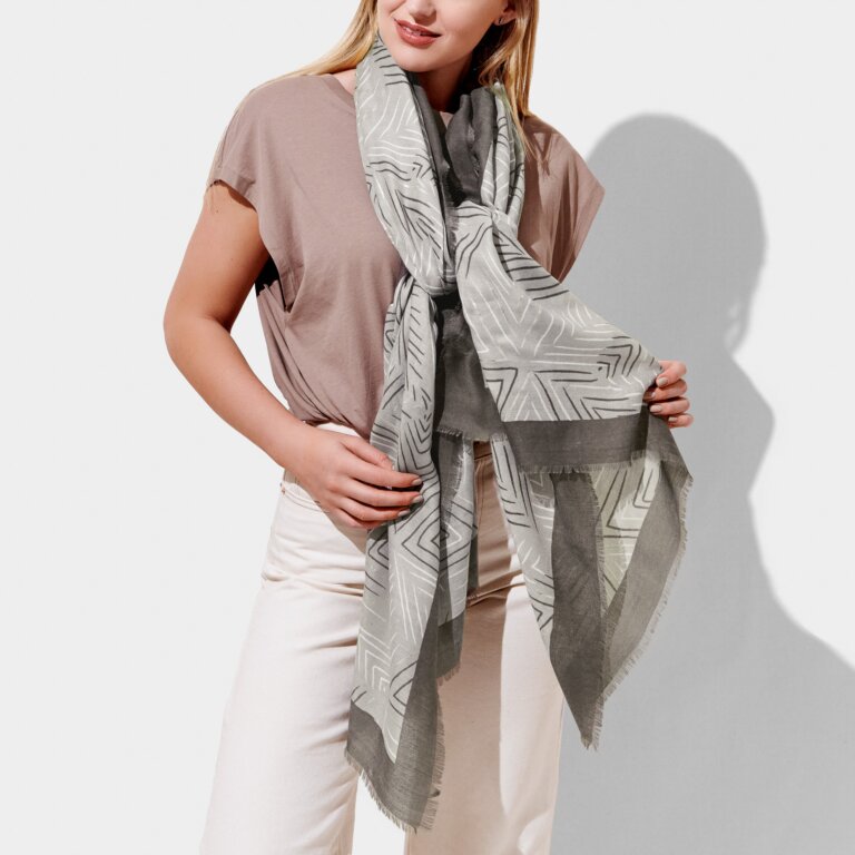 Geometric Star Outline Scarf in Grey And Silver