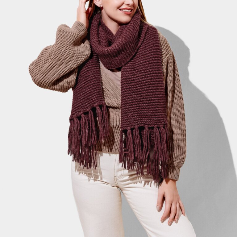 Chunky Knitted Scarf in Plum